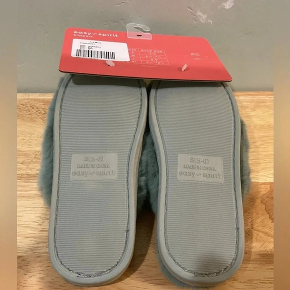 EASY SPIRIT fuzzy green slippers. Women’s size 5/6. Luxurious. NWTS. - Picture 8 of 8